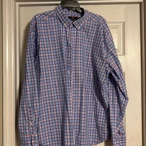 Vineyard Vines Men’s long-sleeved dress shirt. EUC.